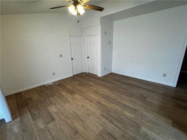 Building Photo - 1103 Copper Dr