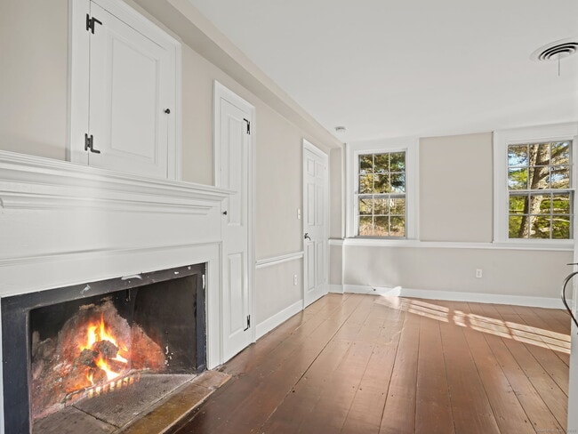 Building Photo - 575 Black Rock Tpke