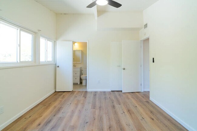 Building Photo - Newly Renovated!! 6 Bedroom property on Baja! (Lease out, pending signatures. Check back in a few...