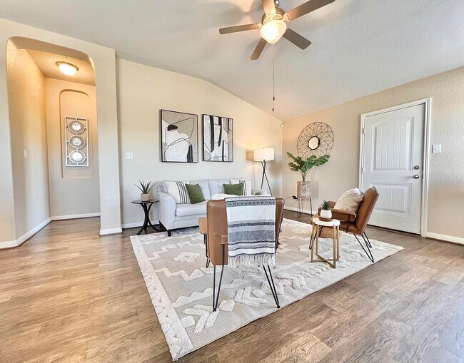 Building Photo - 11235 Silver Rose