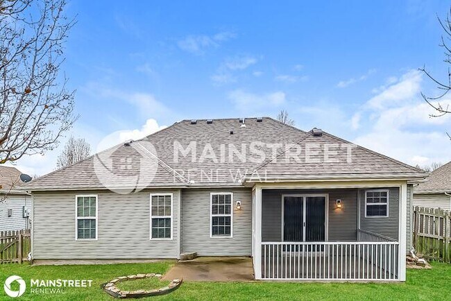 Building Photo - 1020 Carlisle Dr, Raymore, MO 64083