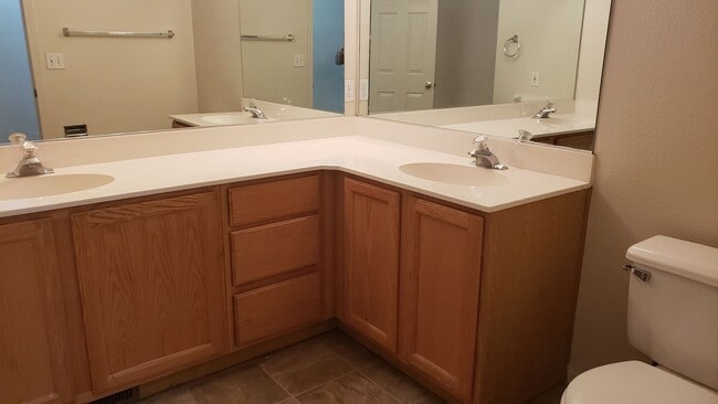 Building Photo - ONLY $2,850 PER MONTH FOR THIS SPACIOUS RANCH STYLE HOME -  2056 SQ FT / 3BDRM/2BATH/3GARAGE ON O...