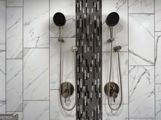 Building Photo - 37 Willow Glen NE