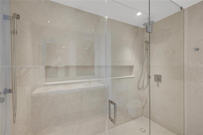 Building Photo - 1451 Brickell Ave