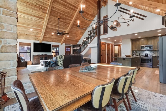 Building Photo - 18 Spur Dr