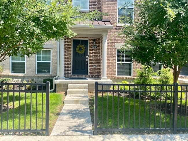 Building Photo - 1559 Bellefontaine St