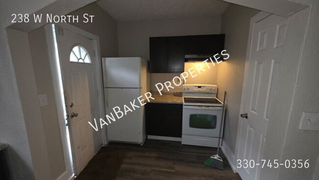 Building Photo - 238 W North St