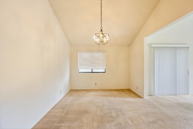 Building Photo - 4685 Albany Cir