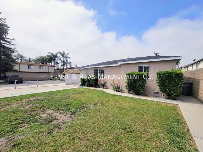 Building Photo - 8142 California St