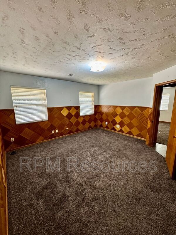 Building Photo - 1508 N Fordson Dr