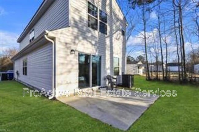 Building Photo - 223 N 7th St