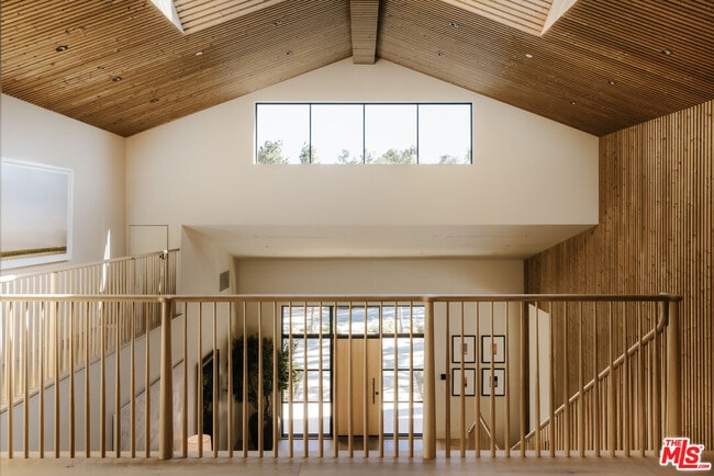 Building Photo - 5287 Round Meadow Rd