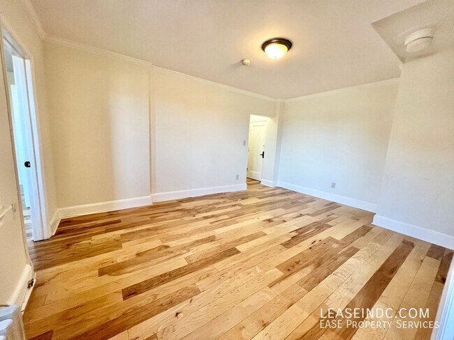 Building Photo - 3010 Wisconsin Ave NW