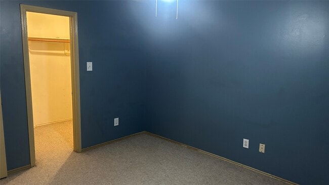 Building Photo - 1222 Bluestone Dr