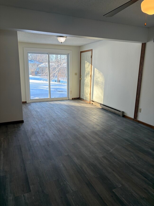 Building Photo - 1020 Benedict Dr