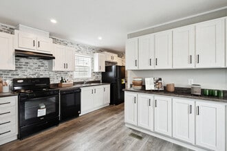 Building Photo - 5445 Hick's Corner St