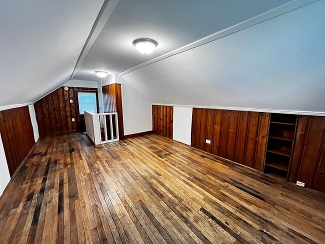 Building Photo - Recently Renovated 3-Bedroom Home