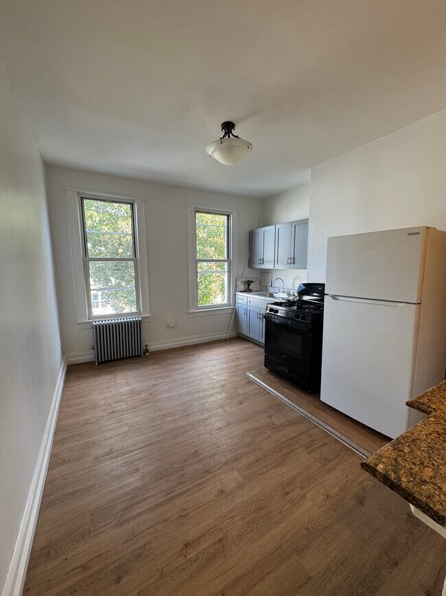 Building Photo - 7329 69th Pl