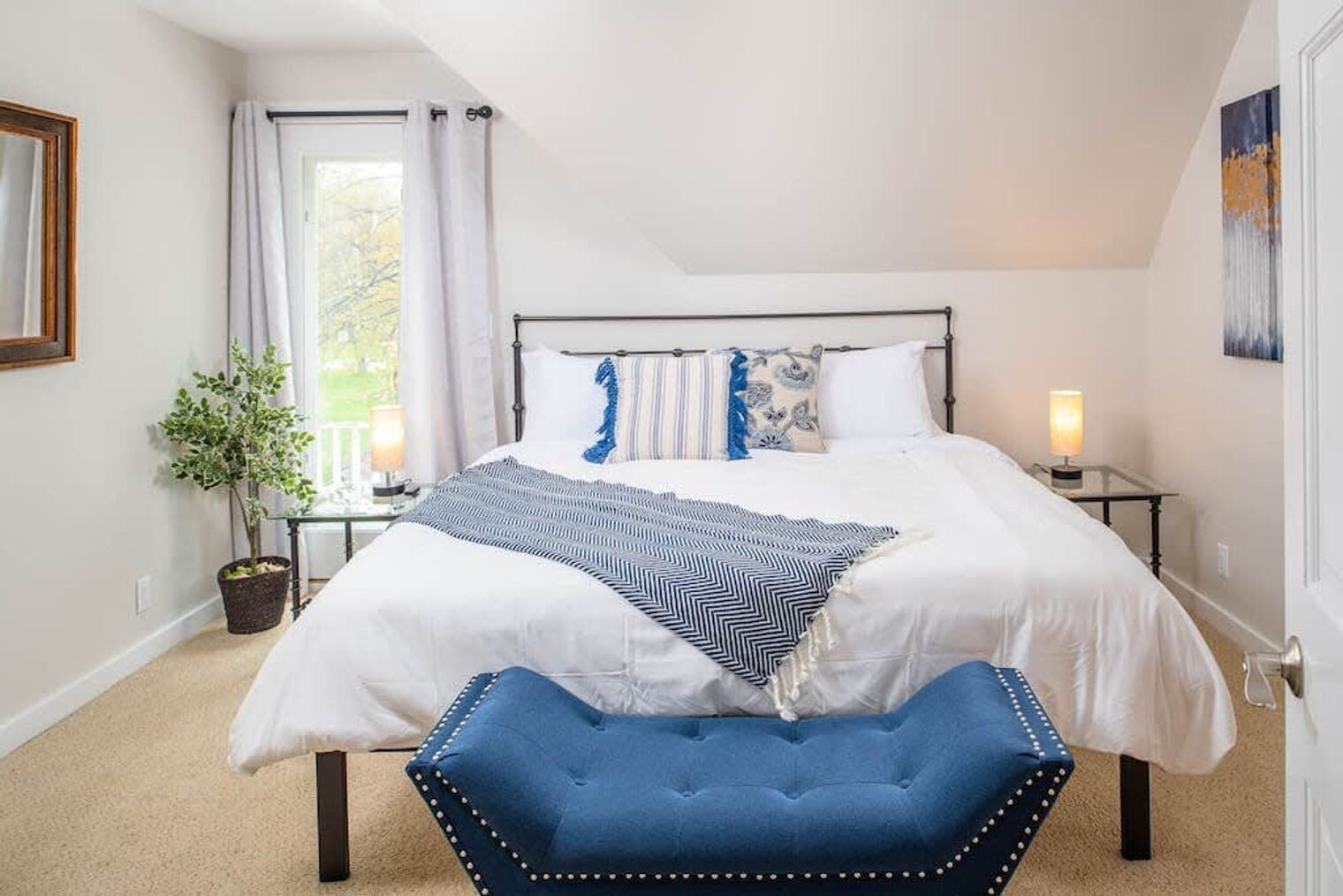 Building Photo - 2002 N Lynndale Dr