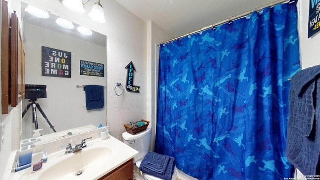 Building Photo - 522 Baltustrol Dr