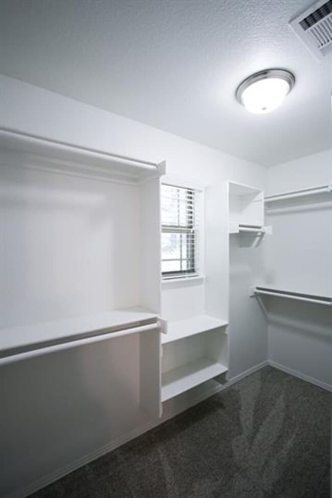 Building Photo - Rupple Meadows - 4 bed / 4 bathroom Coming In April