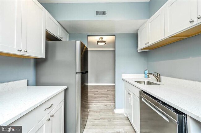 Building Photo - 9491 Fairfax Blvd