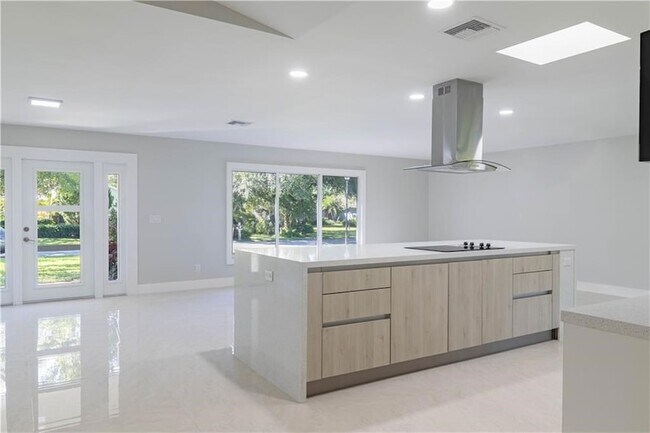 Building Photo - 5740 36th Pl