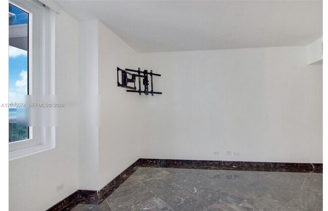 Building Photo - 2301 Collins Ave
