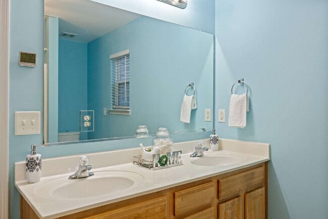 Building Photo - 5349 Deep Blue Ln