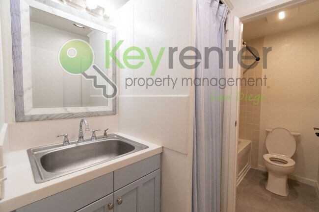 Building Photo - Walking distance to Fashion Vally Mall |2 minute drive to both North and South 163, as well as I-8