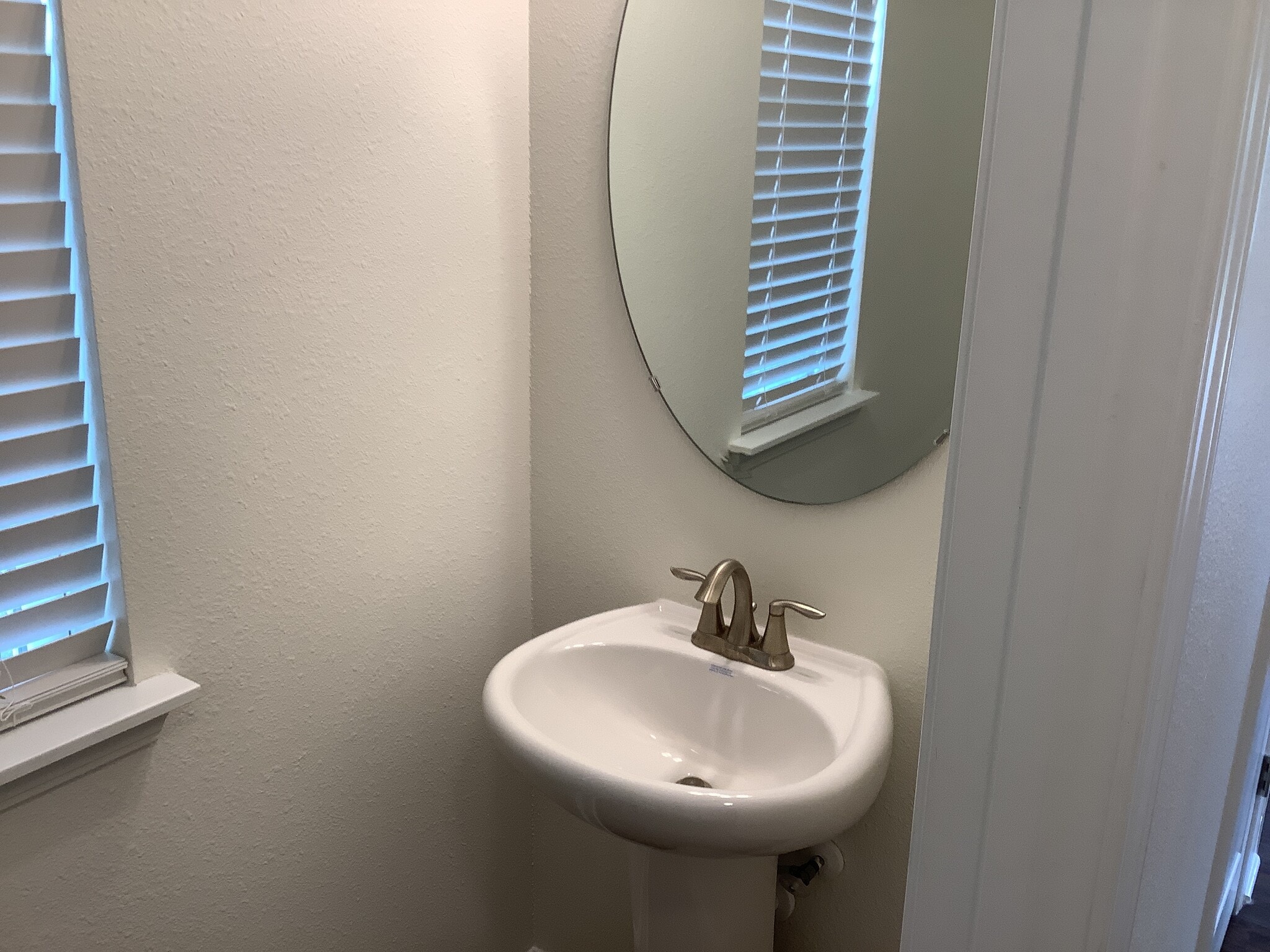 Building Photo - 10327 Watercrest Ct