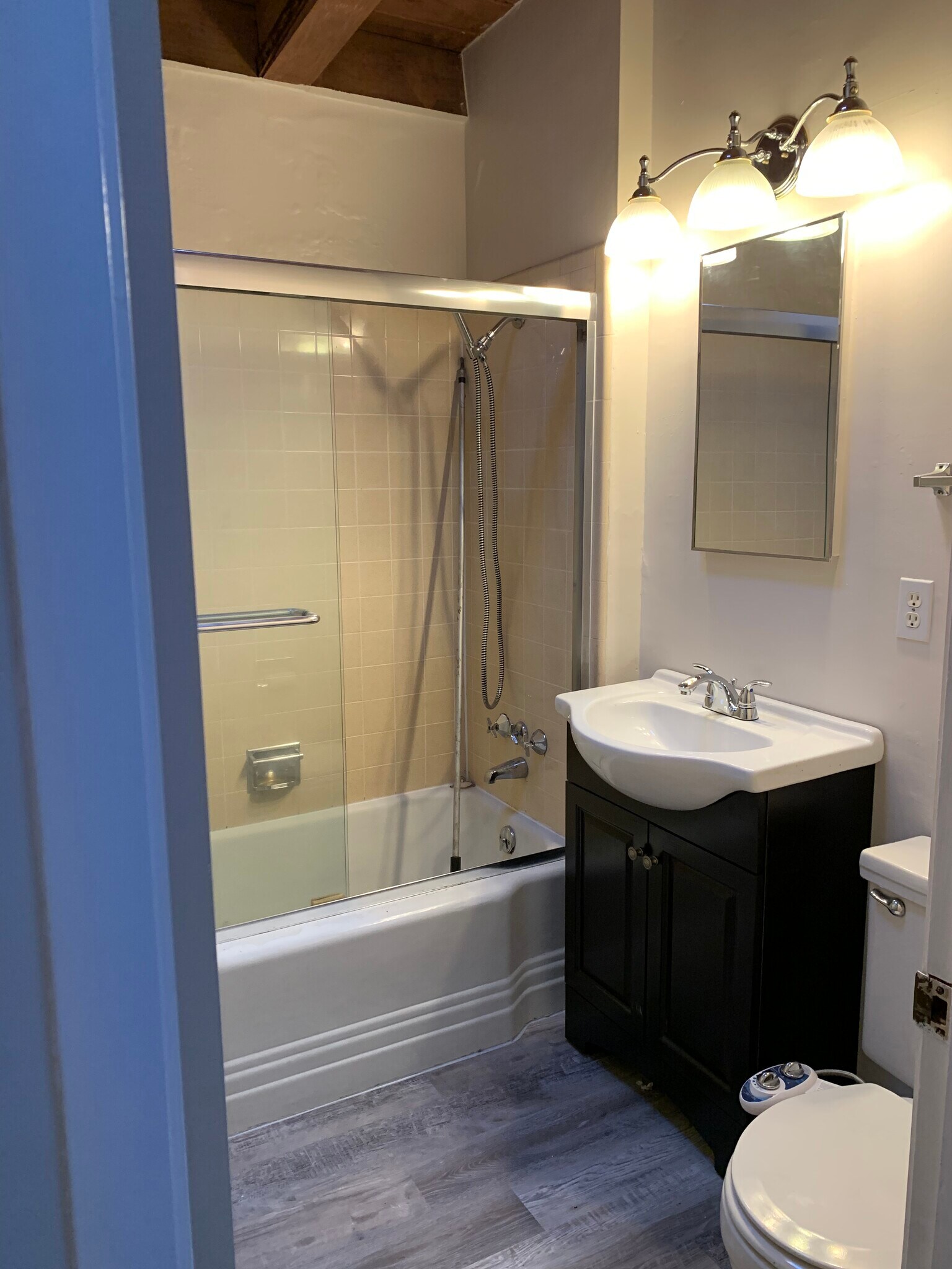 Building Photo - 1011 2nd St