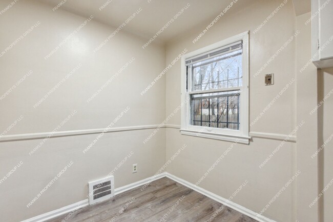 Building Photo - Newly Renovated 2-Bedroom Rental in Detroi...