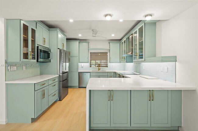 Building Photo - 9002 SW 62nd Terrace