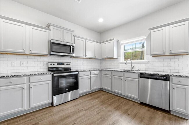 Building Photo - 207 Finley Dr