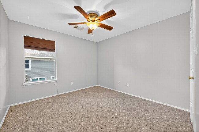 Building Photo - 30 Verbena Bend Pl