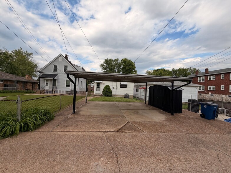 Building Photo - 5404 Quincy St
