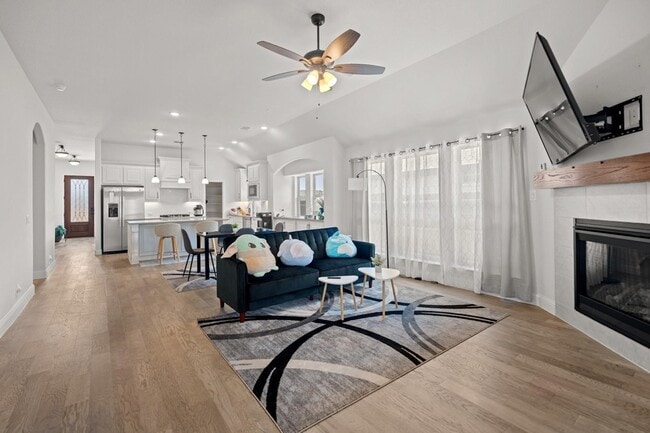 Building Photo - 8508 White Rock Ln