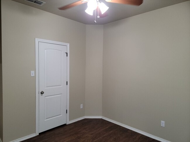 Building Photo - Awesome 3/2/2 in Foxridge - Cooper Schools