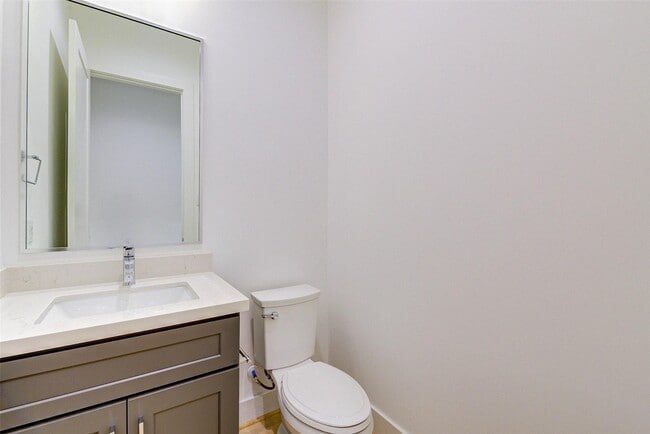 Building Photo - 2307 Jackson St