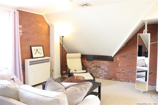 Building Photo - 45 Trumbull St