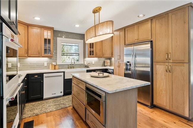 Building Photo - 4035 Lacey Dr