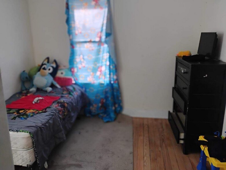 Building Photo - 13 Poplar Pl