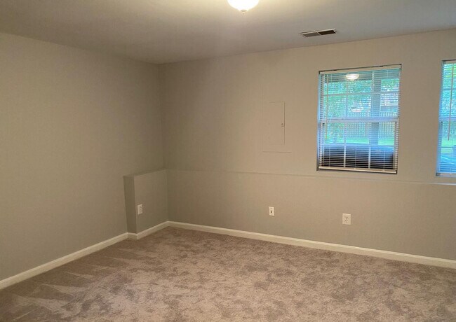 Building Photo - 14174 Autumn Cir