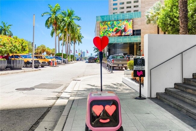 Building Photo - 300 S Biscayne Blvd