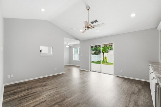Building Photo - 9083 Marquis Dr