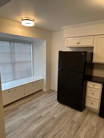 Building Photo - 133 Delancy Pl