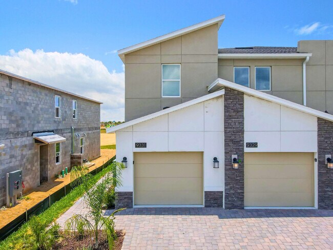 Building Photo - 9338 Sommerset Hills Dr