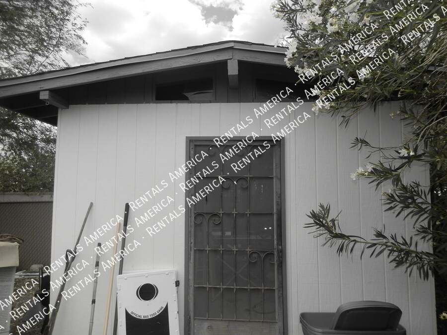 Building Photo - 9801 E Nicaragua Pl