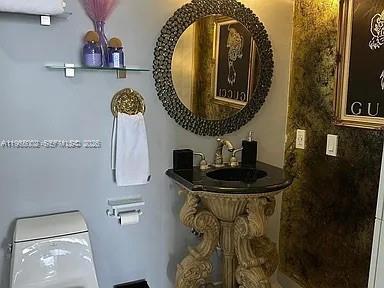 Building Photo - 7601 E Treasure Dr